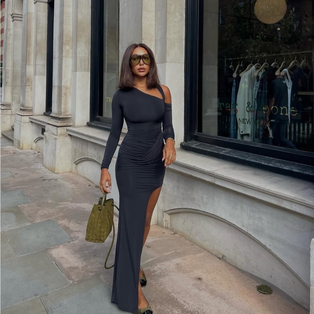 Elegant Black One-Shoulder oh Polly Maxi Dress